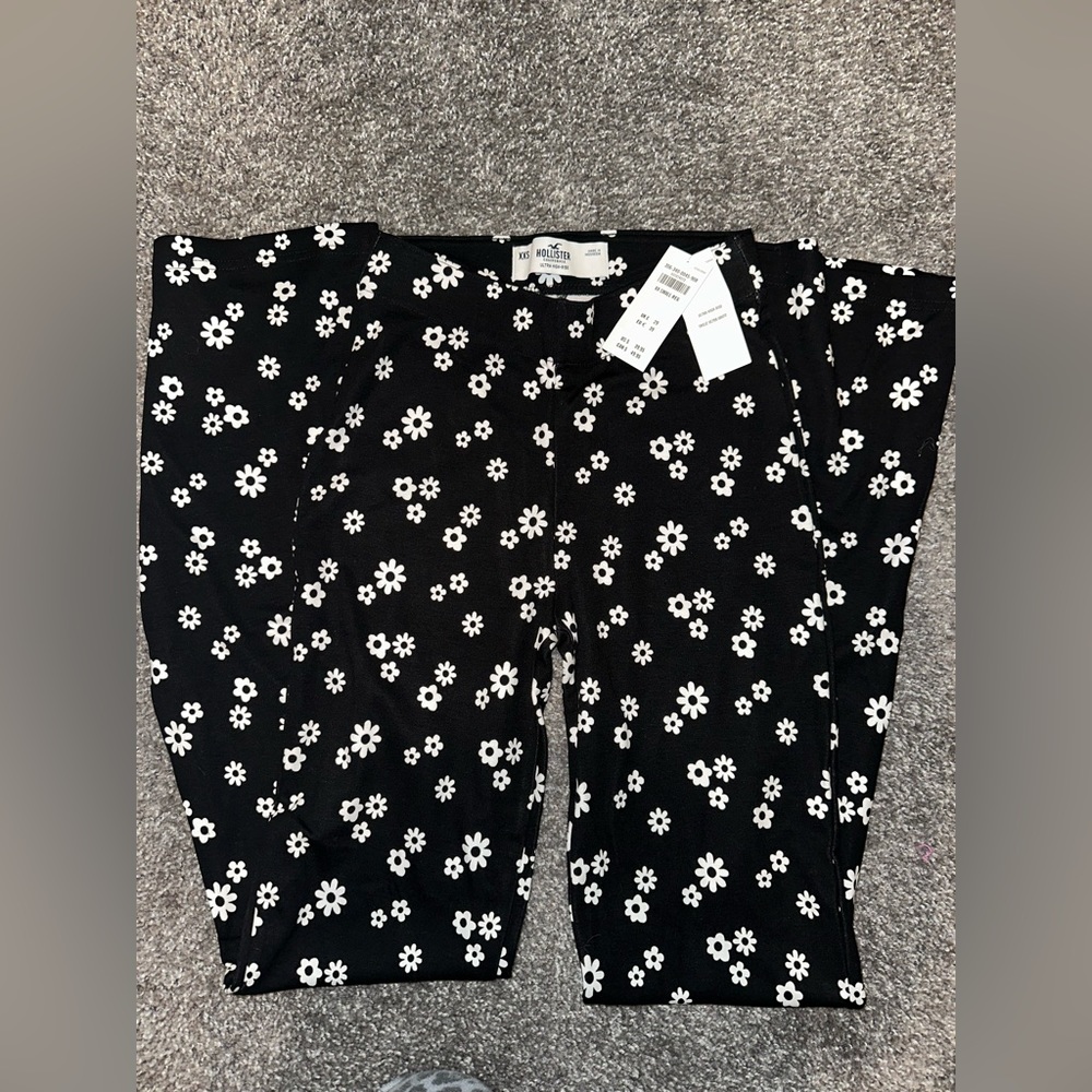 Hollister Ultra High Rise Flare Leggings (Size XXS Reg)